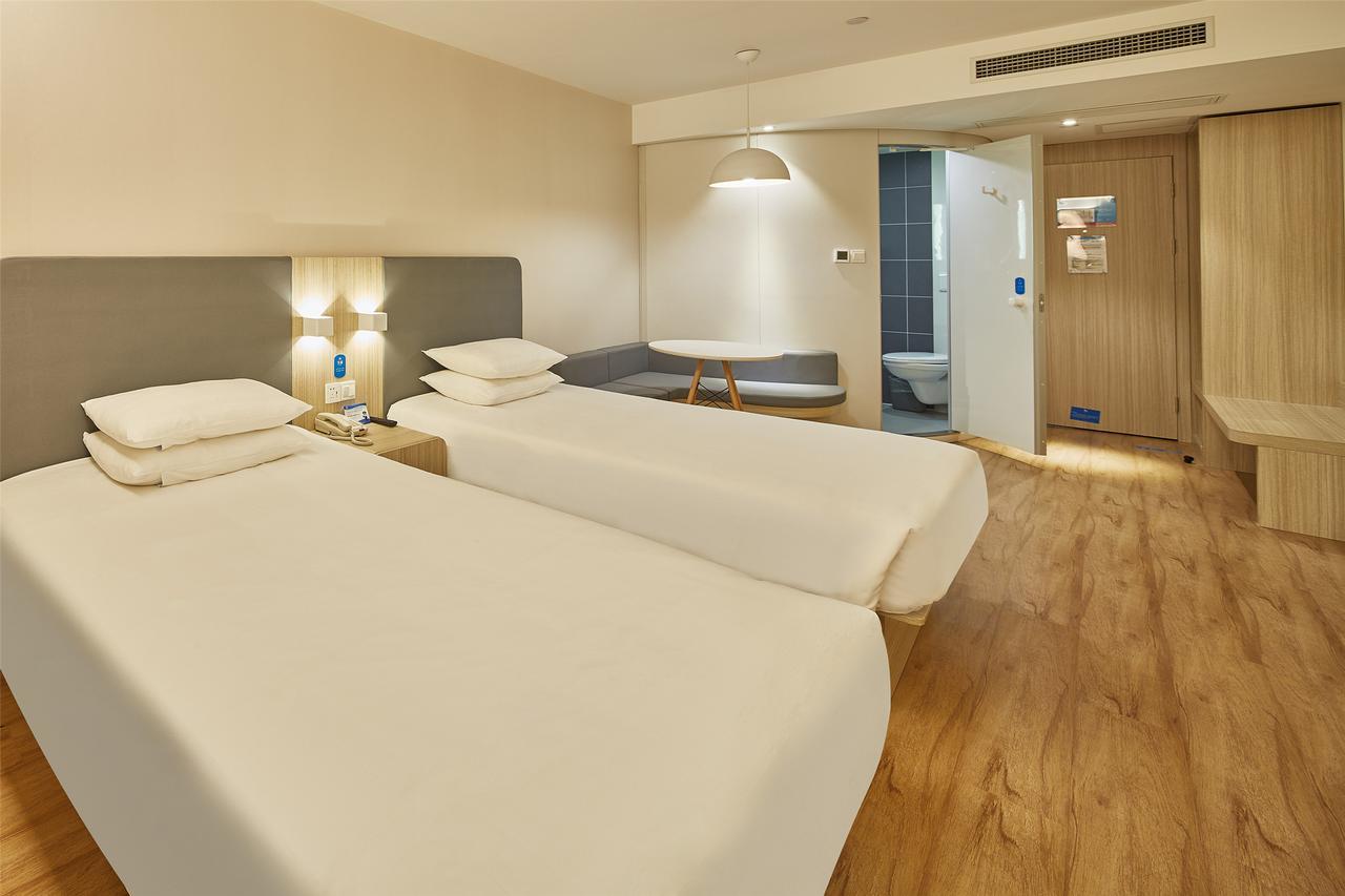Hanting Hotel Shanghai Pudong Airport Zhuqiao Exterior photo